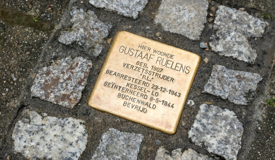 Struikelsteen in de Zavelstraat Struikelsteen in de Zavelstraat